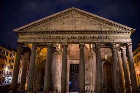 The Heart of Rome For Kids at Night Private Walking Tour