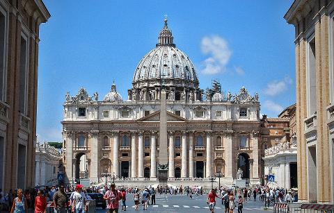 Small Group Tour: Secrets of the Vatican Museums, Sistine Chapel and St Peter's