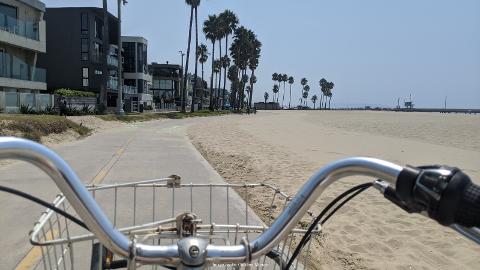 Private Biking Tour from Santa Monica to Venice Boardwalk