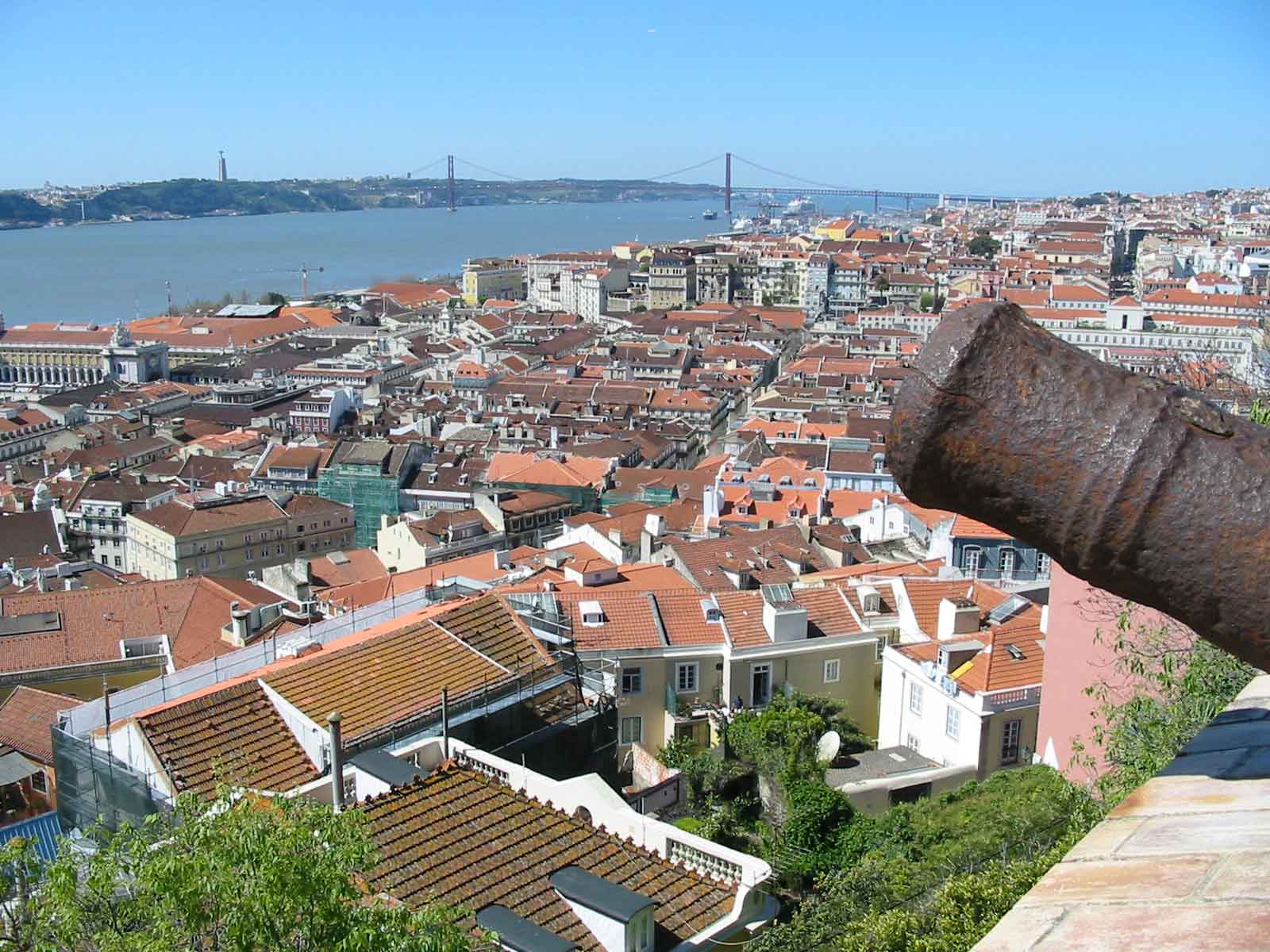 PREMIUM LISBON CITY TOUR - (W/ S. JORGE CASTLE ENTRANCE + DRIVER)