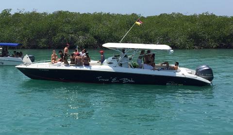 Island Hopping in Style + Speedboat 42
