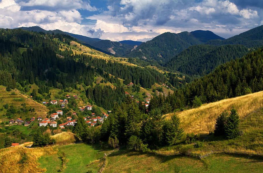 Hiking in the Rhodopes Bansko Region