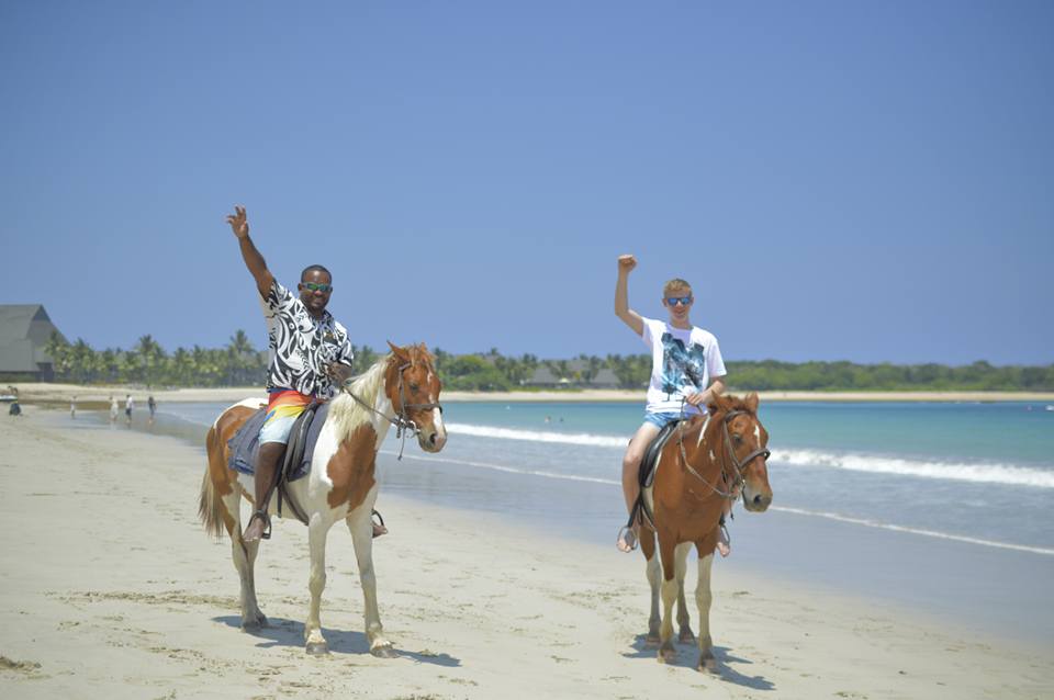 horse ride tour fiji