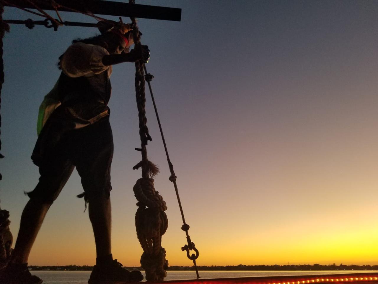 Sip & Sail Sunset Cruise