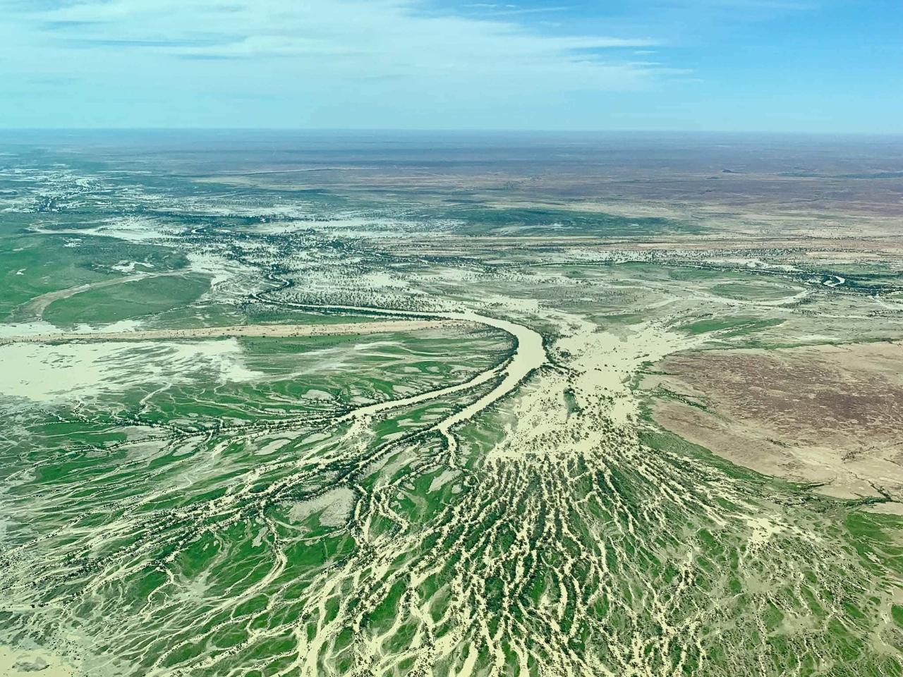 3 DAY BIRDSVILLE AND LAKE EYRE DISCOVERY TOUR BY AIR