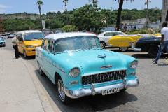 Cuban Historic Tour with Delicia
