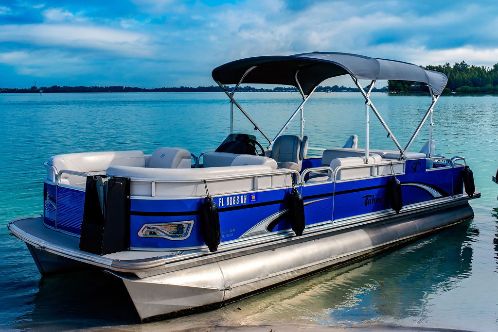 8 Hour 24' Tahoe Pontoon w/ Bimini H2O Watersportz Reservations