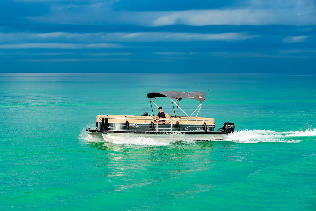 2 Hour Suntracker Pontoon Rental