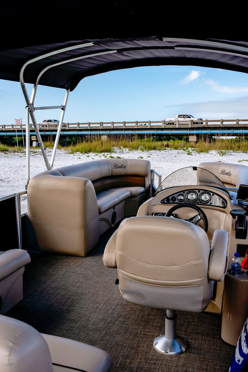 6 Hour 24' Bentley Pontoon w/ Double Bimini H2O Watersportz