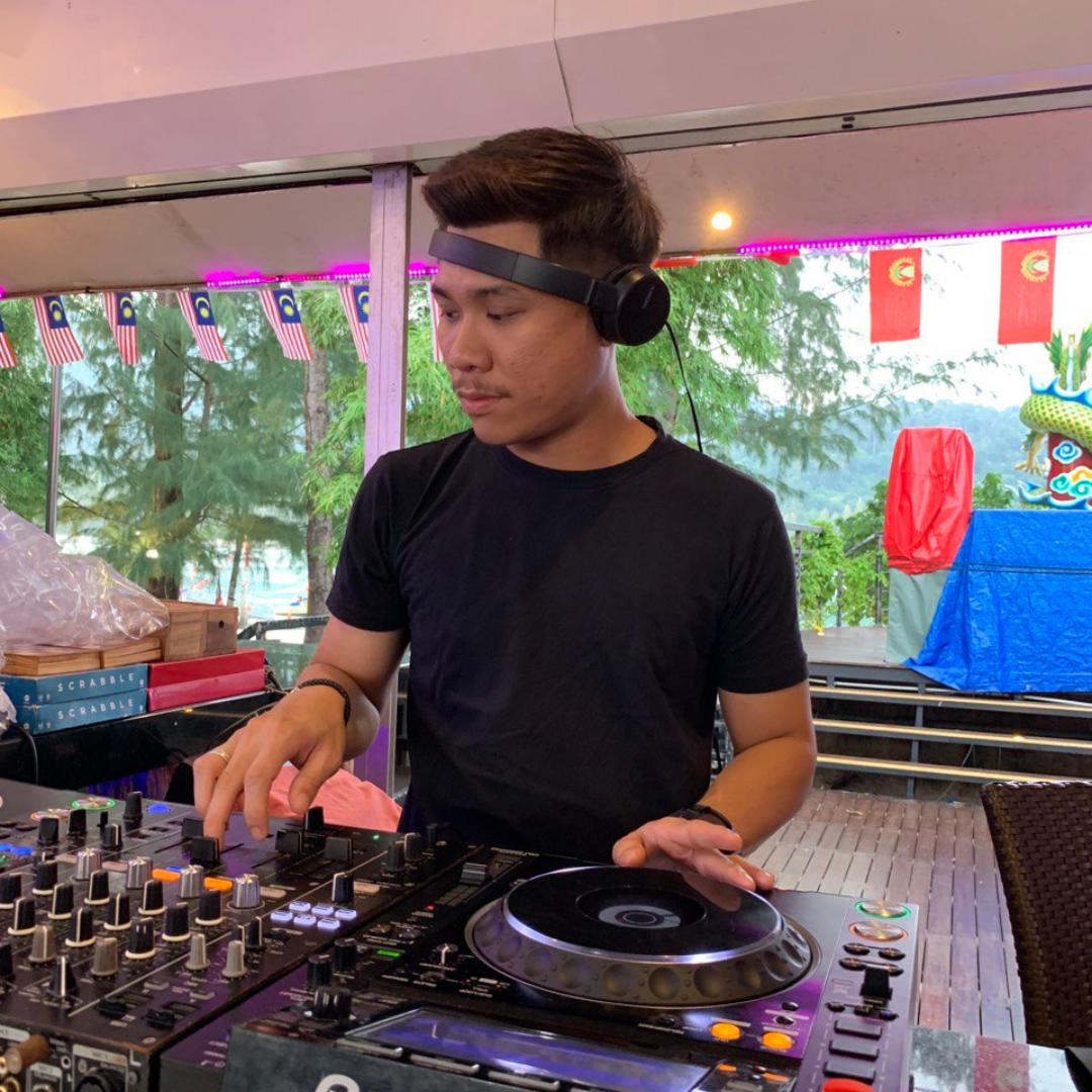 Free Music Night Entry with Table Reservation