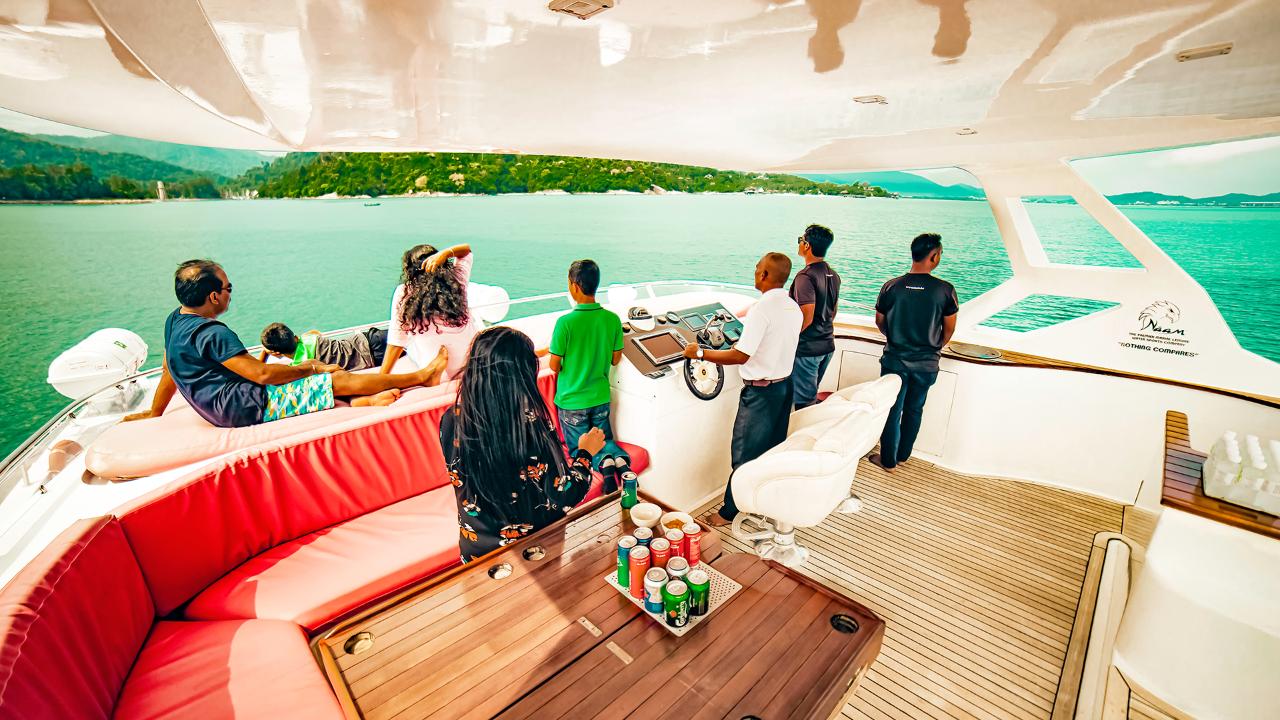 Paradise Soak & Chill Day Cruise