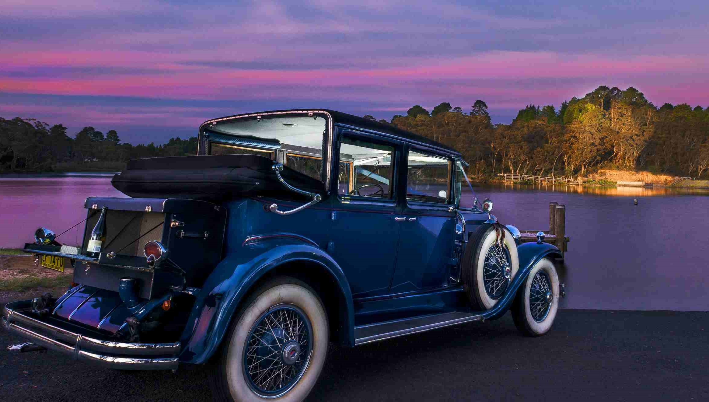 Two hour Blue Mountains Tour in a Luxury Vintage 1929 Cadillac LaSalle, the Limousine of 1920's Feel Like the Great Gatsby !