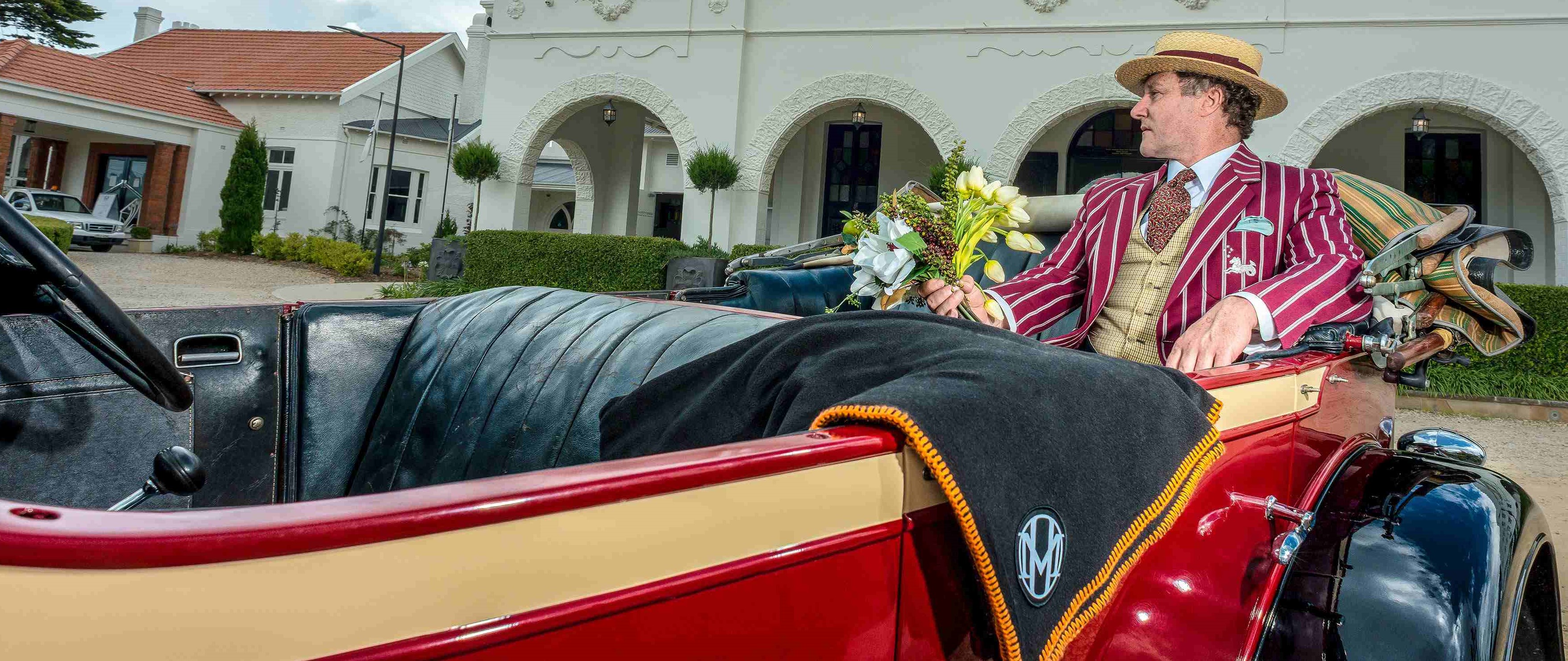 Two hour Blue Mountains Tour in a Luxury Vintage 1929 Cadillac LaSalle, the Limousine of 1920's Feel Like the Great Gatsby !