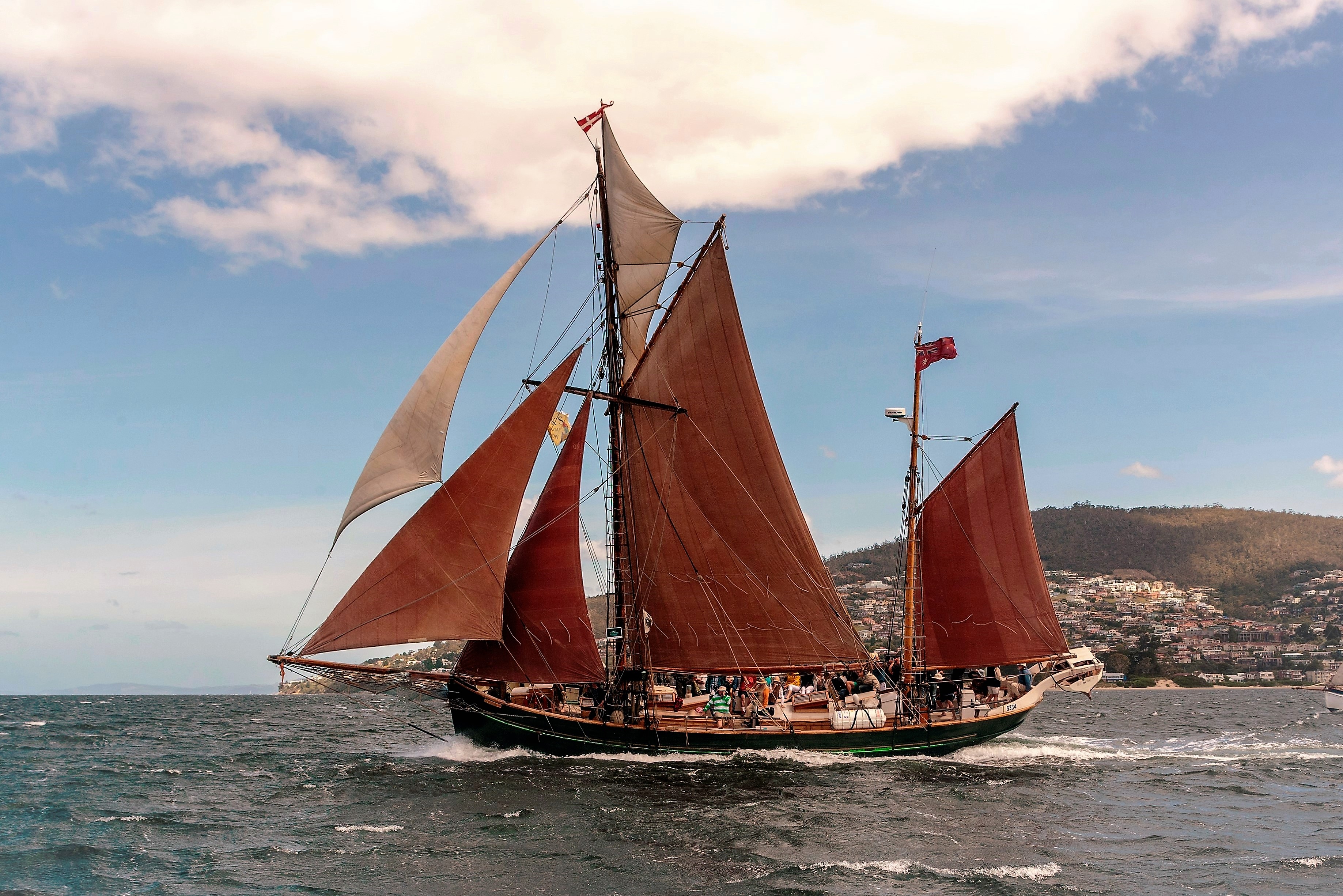 The Mini Wooden Boat Festival 2021 - Parade of Sail Sunday ...