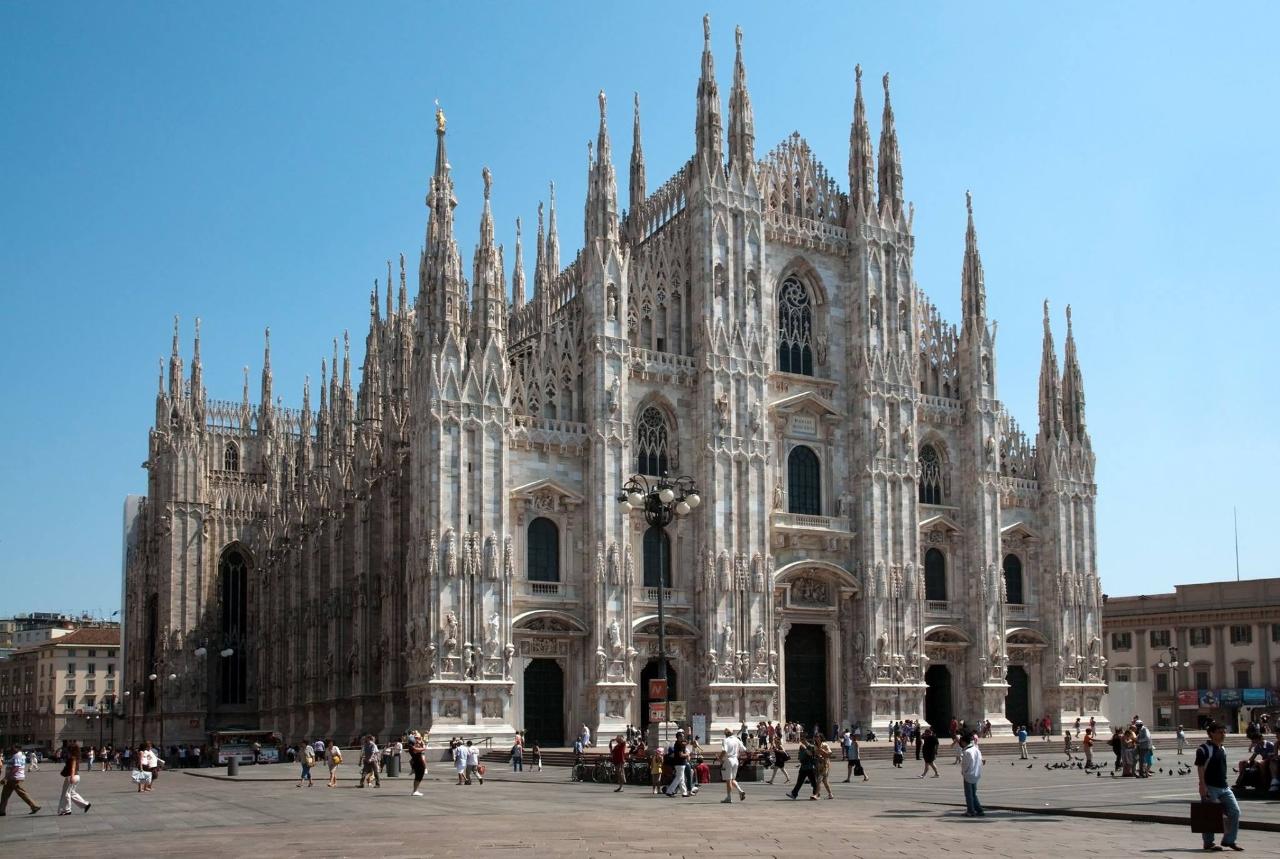 Private Half Day Guided Walking Tour of Milan