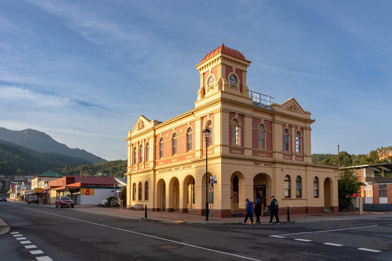 Cradle Mountain to Queenstown PRIVATE TRANSFER