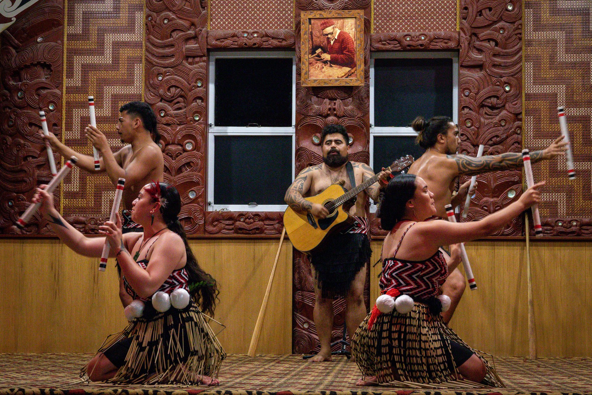 12-Day Wanderer Tour from Auckland: Delicious Marlborough Wine Tasting | Rare Bird Species at Zealandia | Hobbiton Movie Set | **Small groups** **Passionate Kiwi guides** 