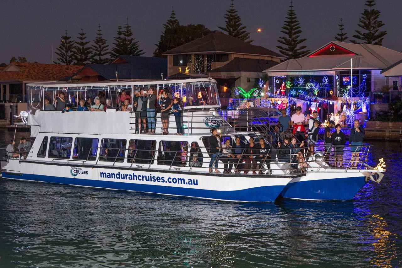 1-Hour Christmas Lights Cruise - Mandjar 7:15pm