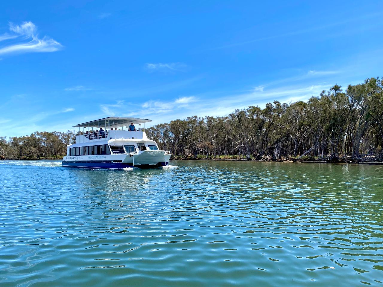 murray river cruises lunch