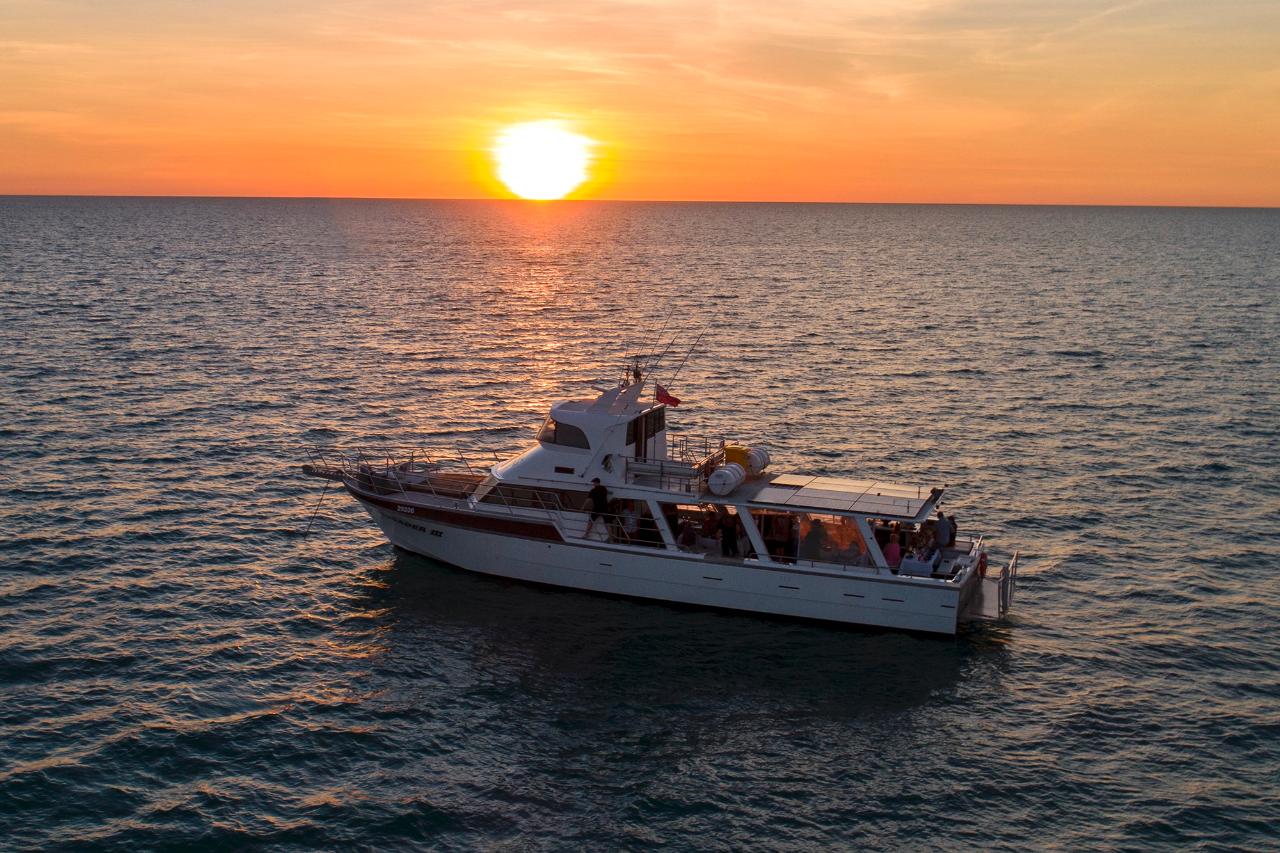 Sunset & Seafood Cruise