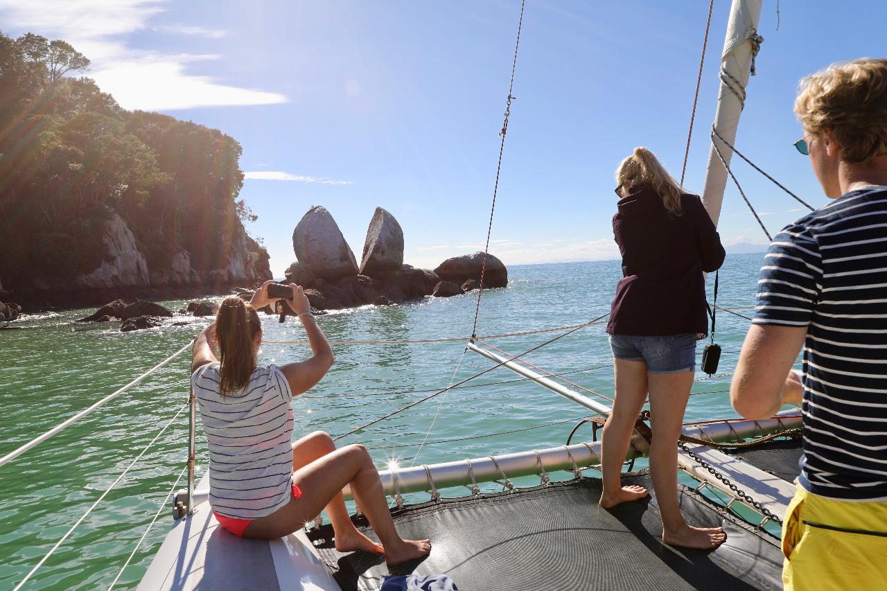 Kiwi Experience Sail