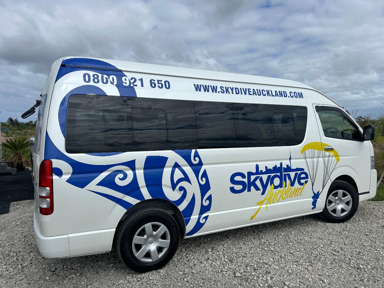 Tandem Skydive with FREE Return Transport from Auckland City Centre – All Jump Heights