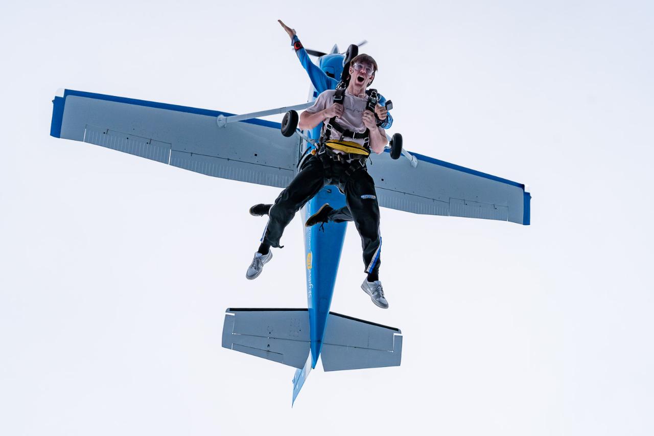 Up to 15,000ft Tandem Skydive - Wagga Wagga