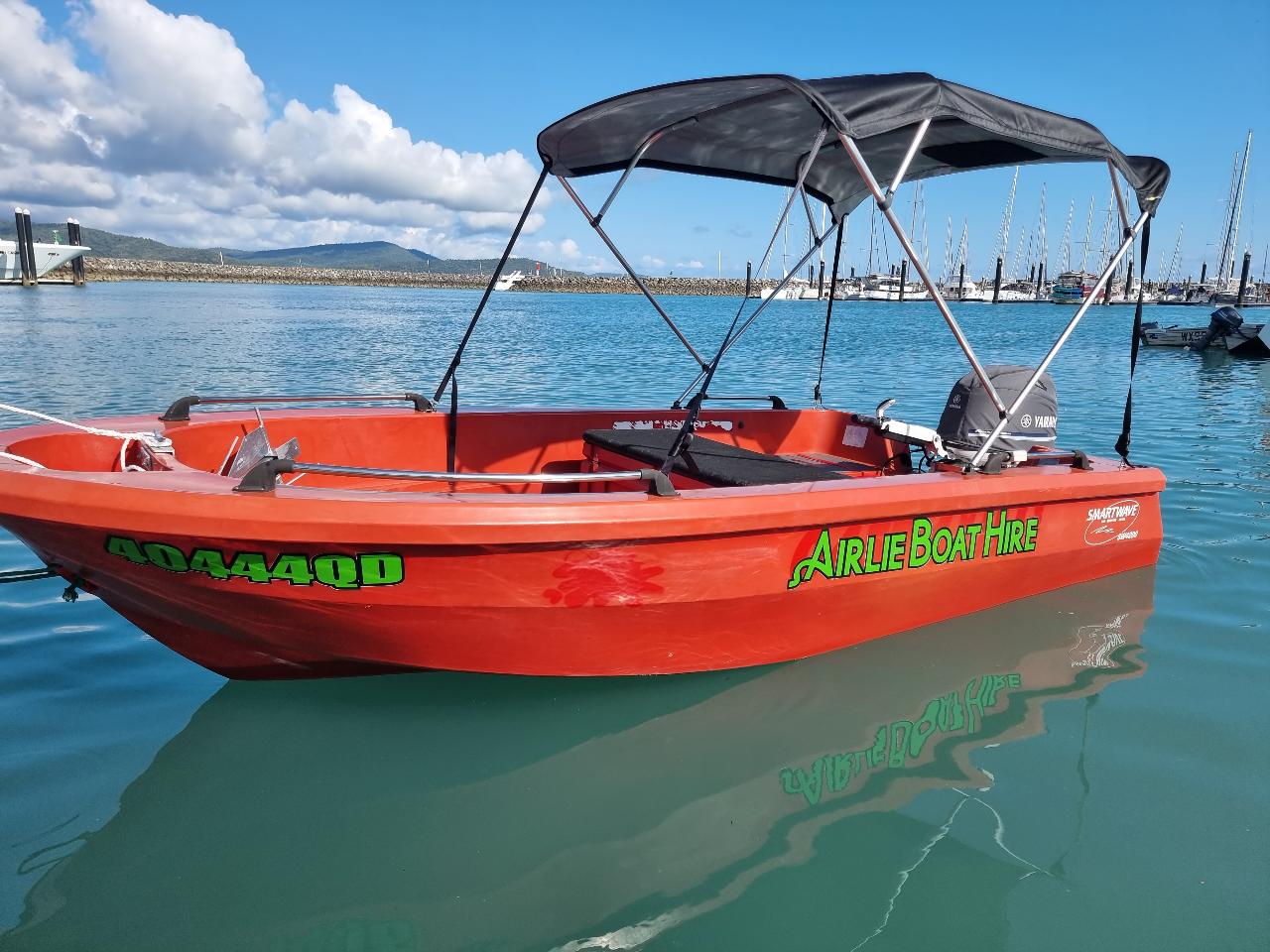 Smartwave Xtra (Plus $80 Fuel Bond) - Airlie Boat Hire Reservations