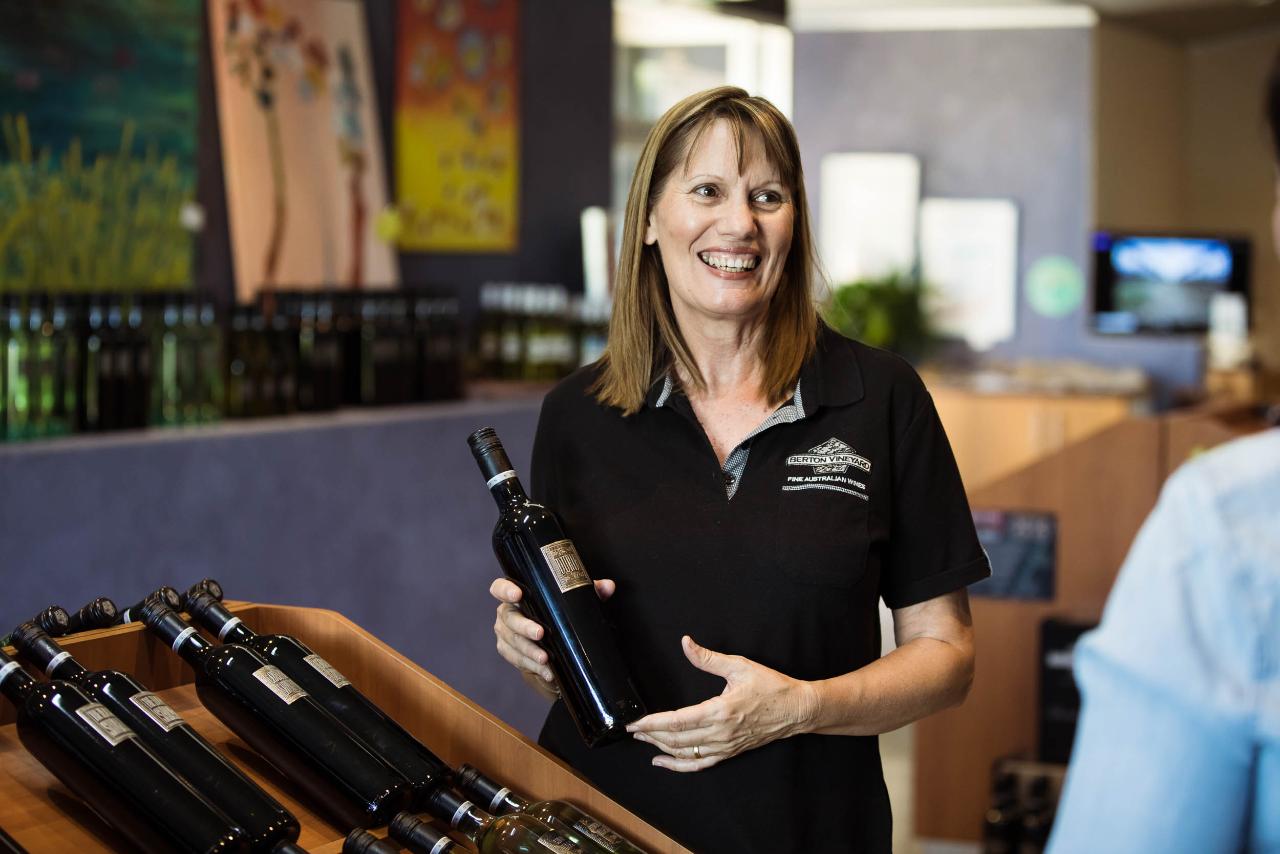 Griffith Wine Indulgence Tour Bella Vita Riverina Tours Reservations