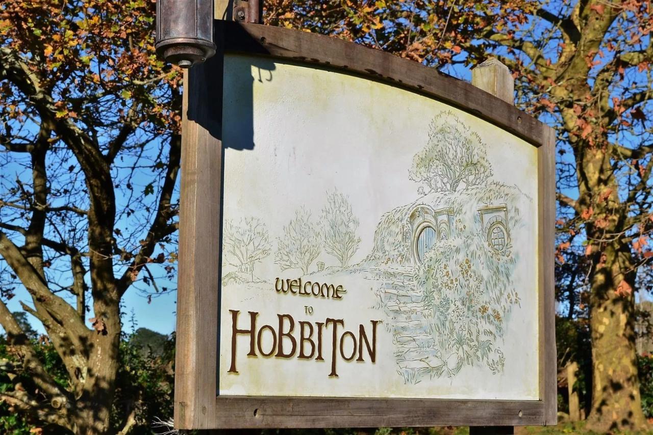 Hobbiton & Waitomo Caves Private Tour