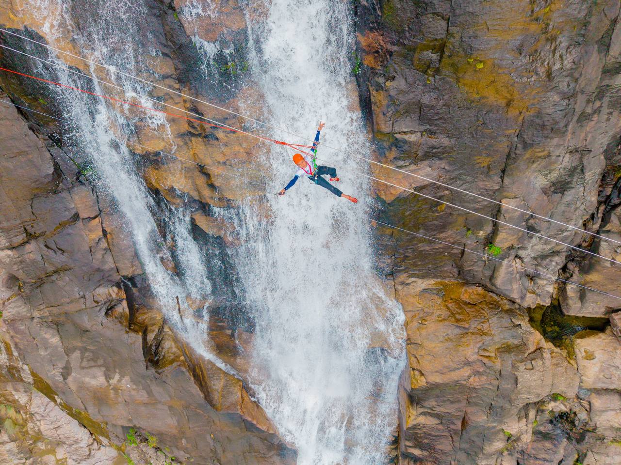 Do Quyen Waterfall Zipplining
