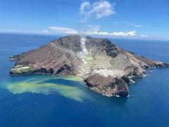 HELICOPTER WHITE ISLAND / MT TARAWERA LANDING 