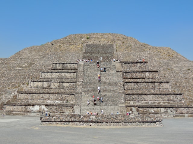  Teotihuacan Food: Local Cuisine Workshop and Pyramids Tour (Small-Group/ 8h)