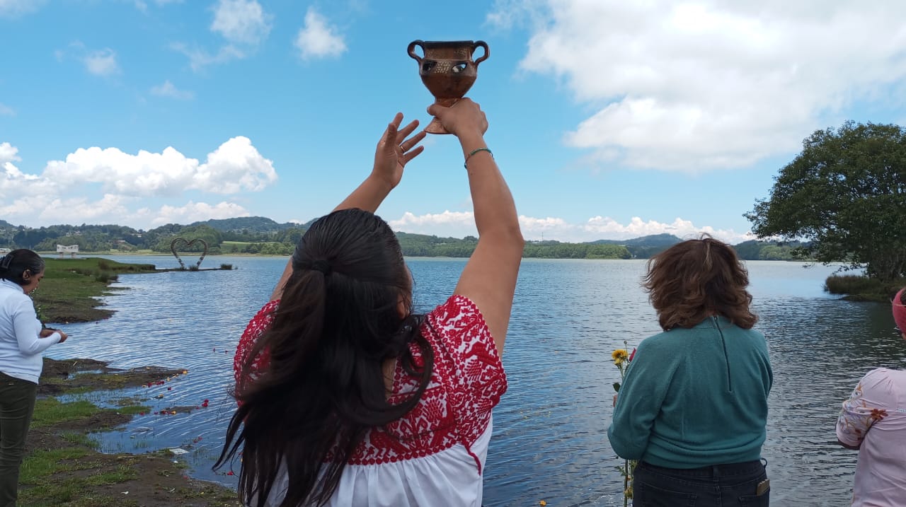 Countryside Tour: Ceremonial Centers, Food and Waterfalls in Mexico (Private /14h)