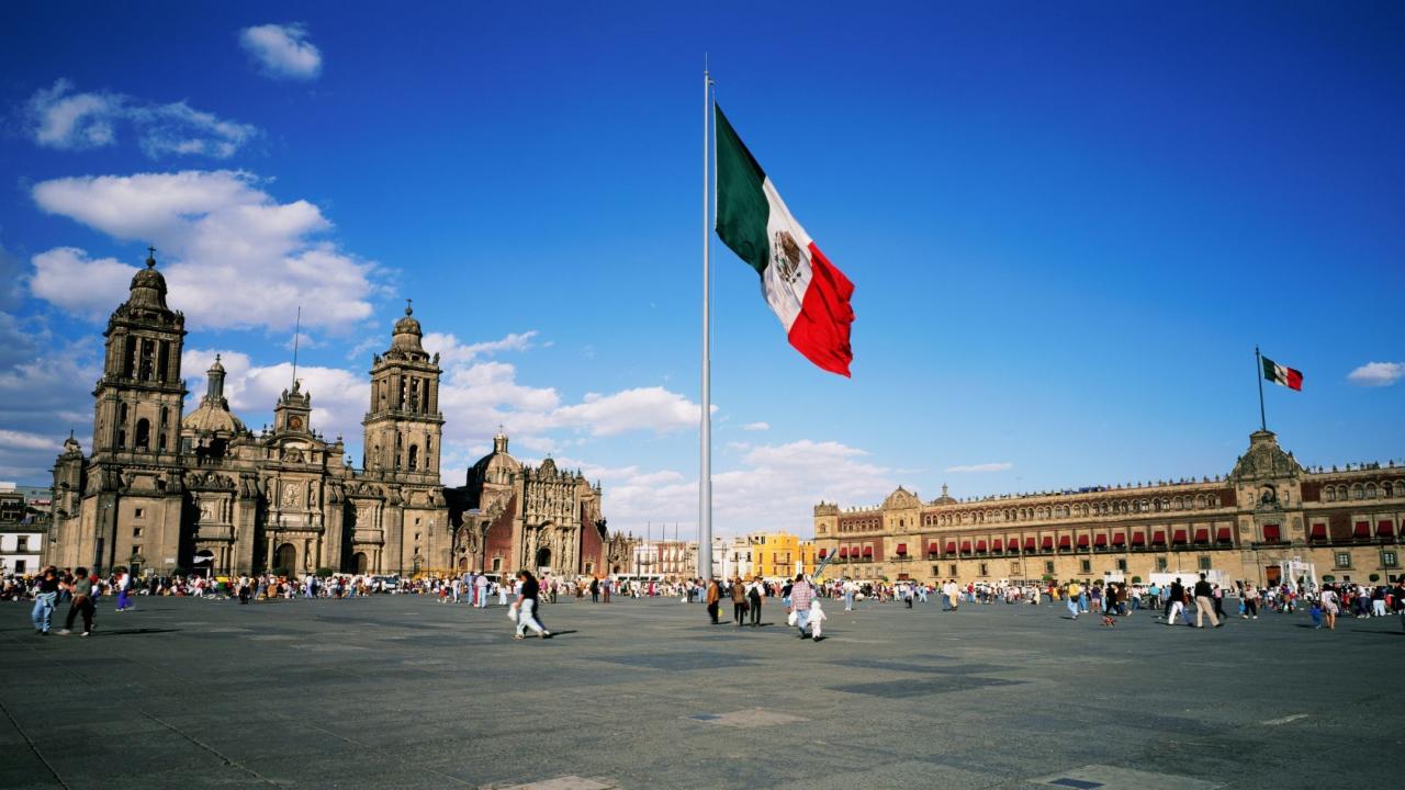 Mexico City Tour: Walk the Historic Center (Small-Group / 3h)