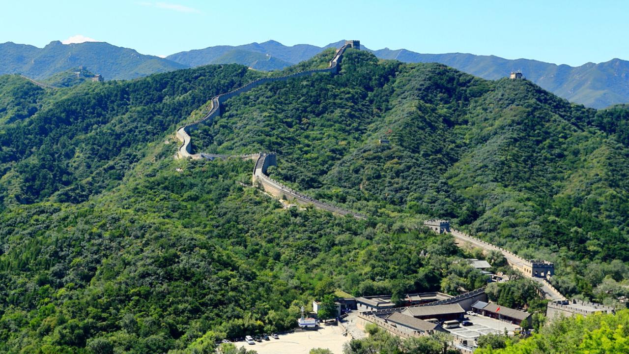 Beijing Private Day Tour: Badaling Great Wall and Dingling Tomb