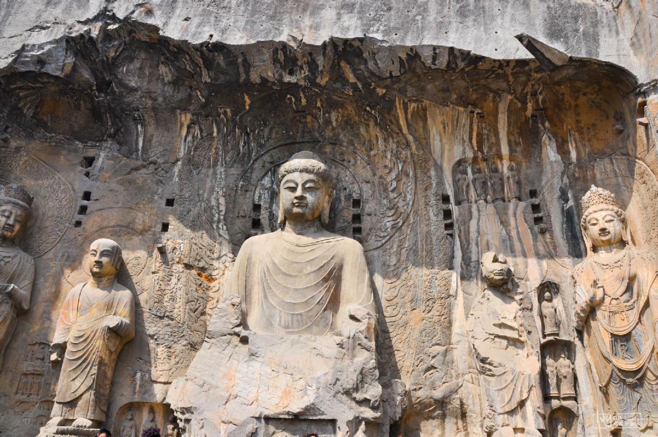 Luoyang Longmen Grottoes Day Tour from Beijing to Xian by Bullet Trains