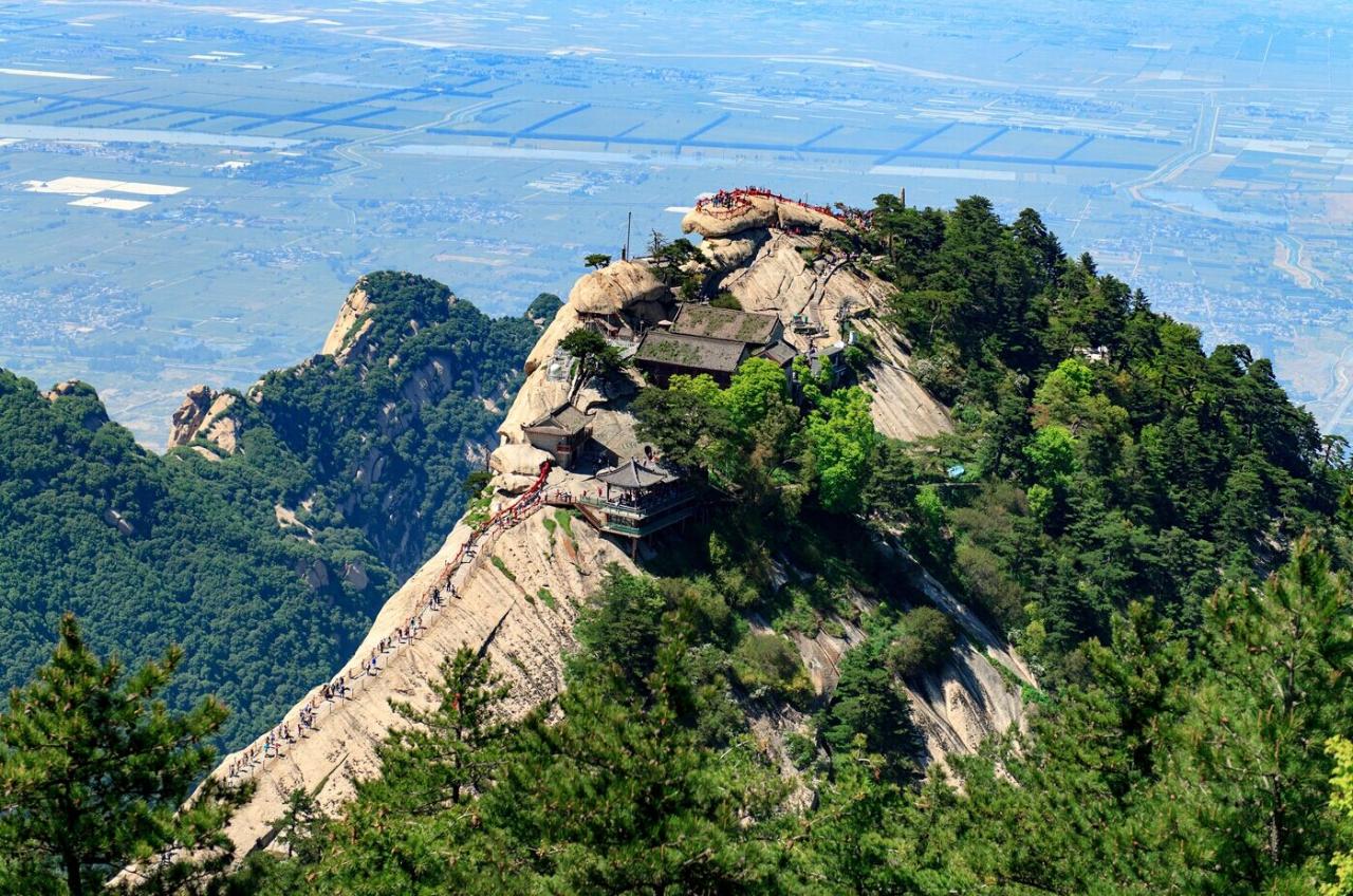 One Day Xian Mt. Huashan Trekking Tour