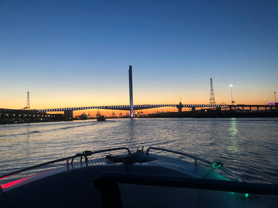 SUNSET CRUISE - Bowrider Mary