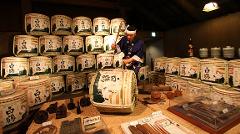 Fushimi Inari Walk and Gekkeikan Sake Brewery Tour in Kyoto!
