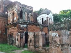 3-Day Dhaka Heritage & Culture Tour — Old Palaces, Lost Cities & Zamindari Mansions This image depicts the decaying grandeur of the Ahsan Manzil Palace in Dhaka, Bangladesh.