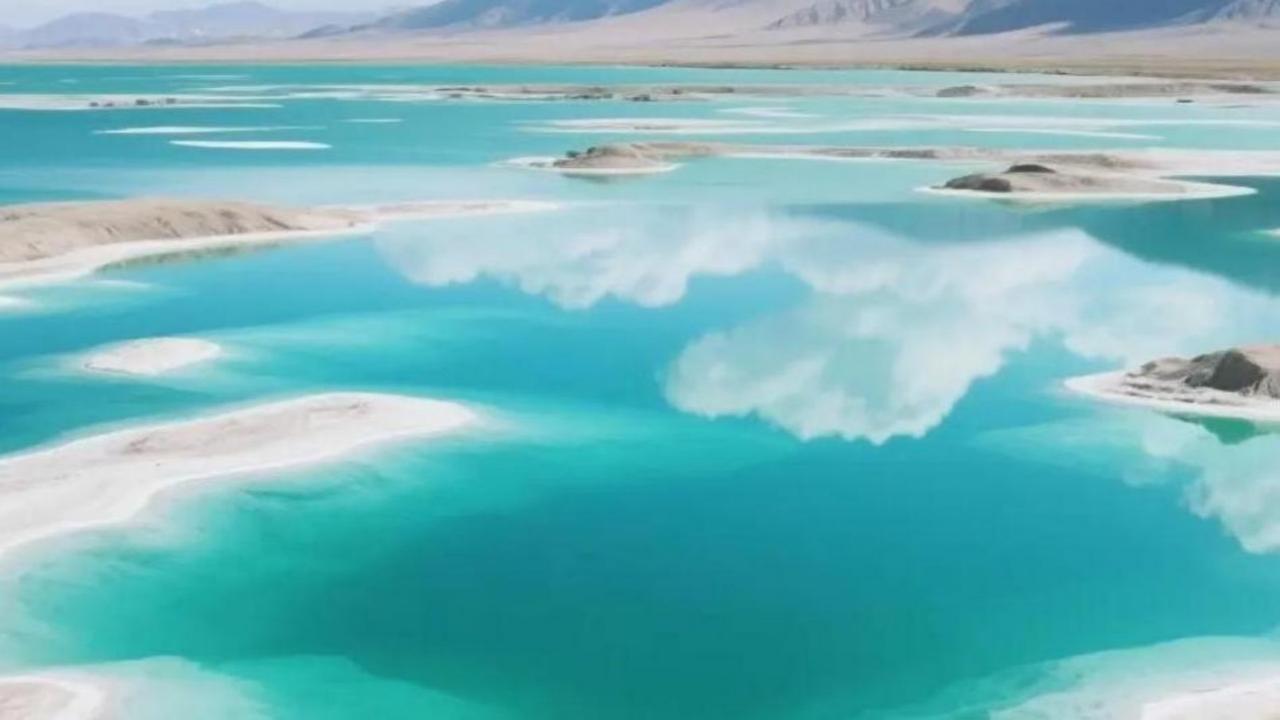 20-Day Pakistan & China Epic Journey: Karakoram Highway, Pamir Plateau, Taklamakan Desert & Hexi Corridor