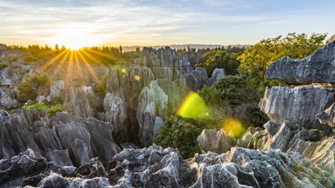 Discover Kunming in 3 Days: Stone Forest, Dianchi Lake, Ethnic Villages & Beyond