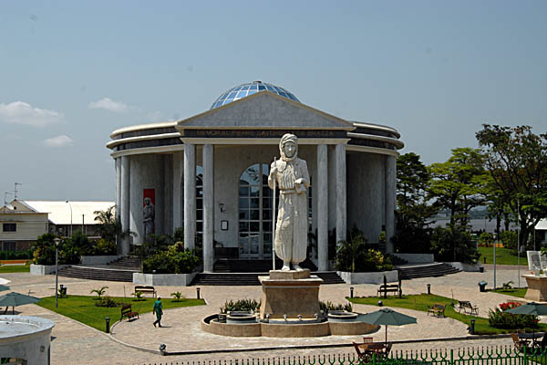 Brazzaville City, River, Twin Capitals View, Culture, and History Day Tour