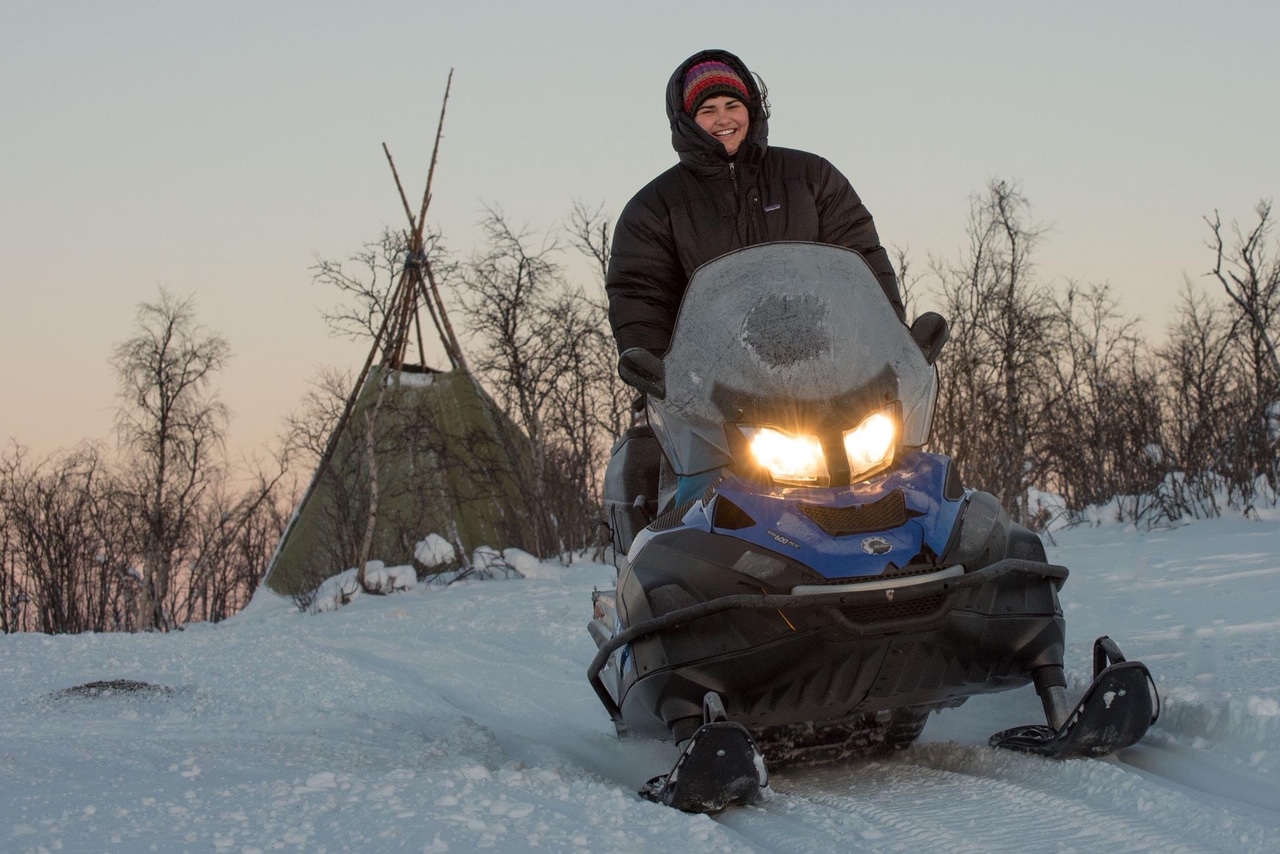 Snowmobile tour