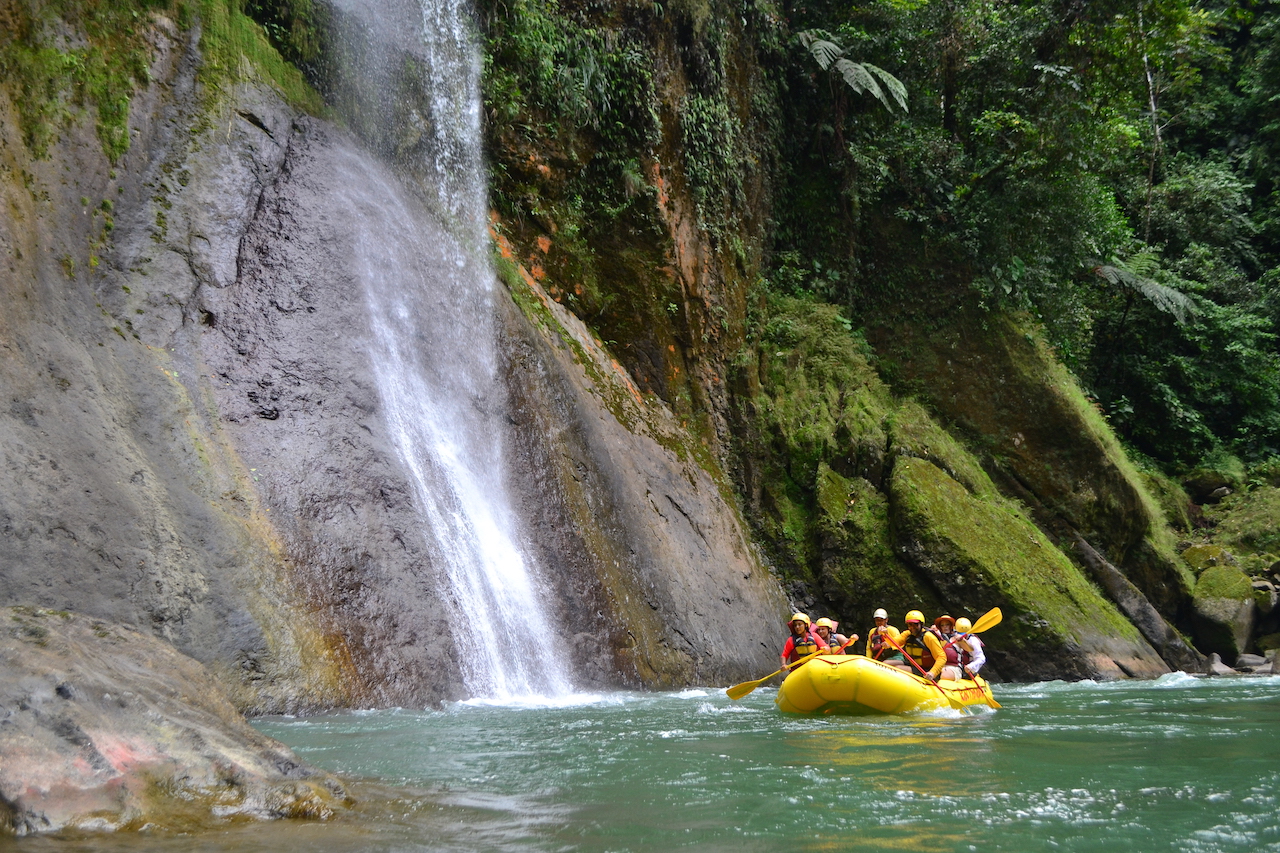PACUARE RIVER WHITE WATER RAFTING ADVENTURE FROM SAN JOSE 