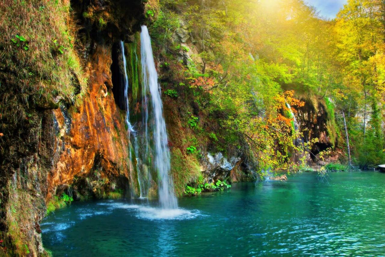 Private Tour: Natural Park Plitvice Lakes from Zagreb