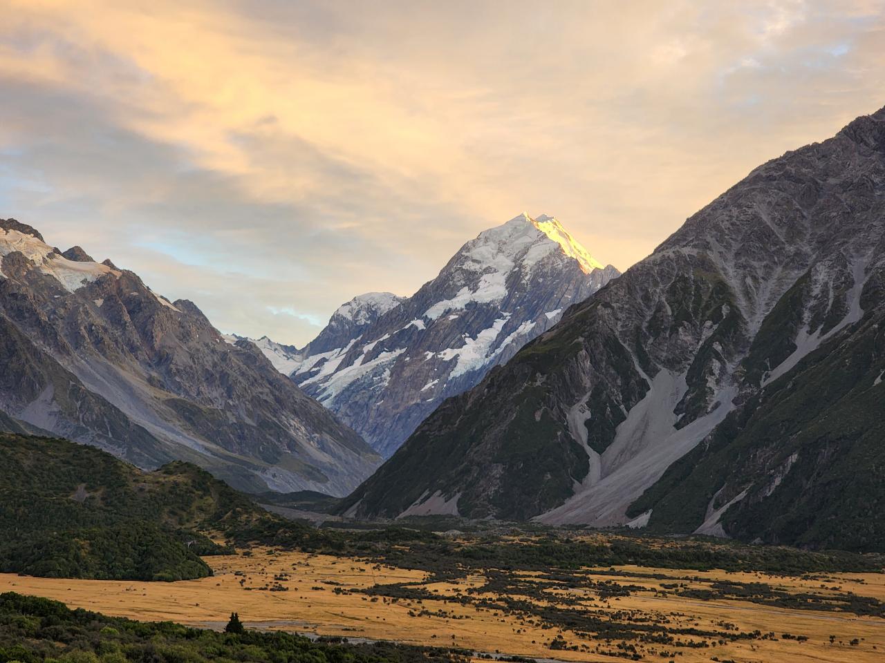 Queenstown to Christchurch Via Mt Cook Day Tour (Small Group, Carbon Neutral)