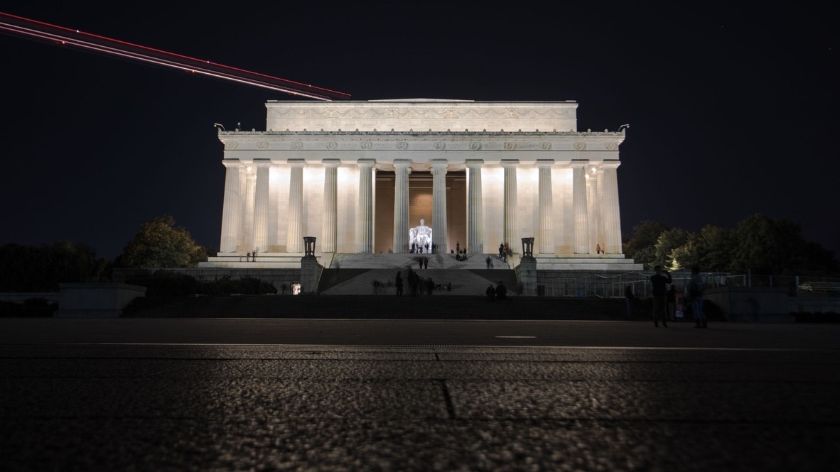 Monumental Private Night Tour of Washington DC - Up to 5 guests