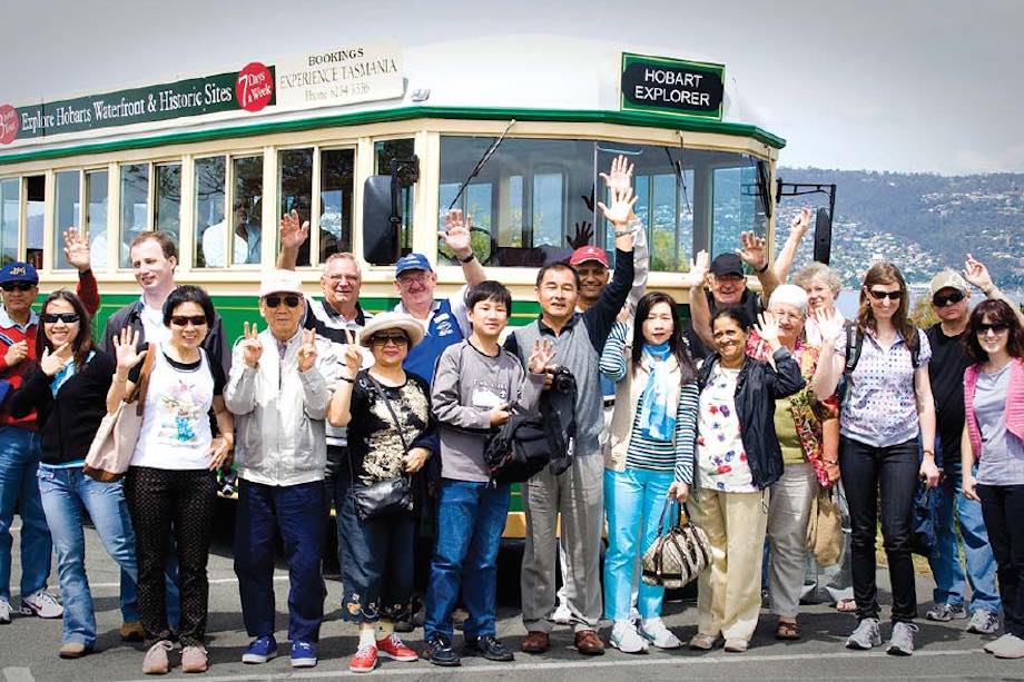 Hobart Morning City Tour by Tram Coach (with Optional Mona Visit)